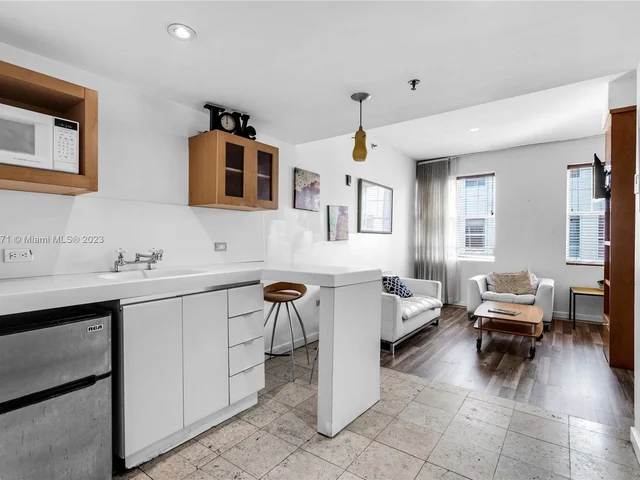 100 Collins Ave # 203, Miami Beach FL 33139