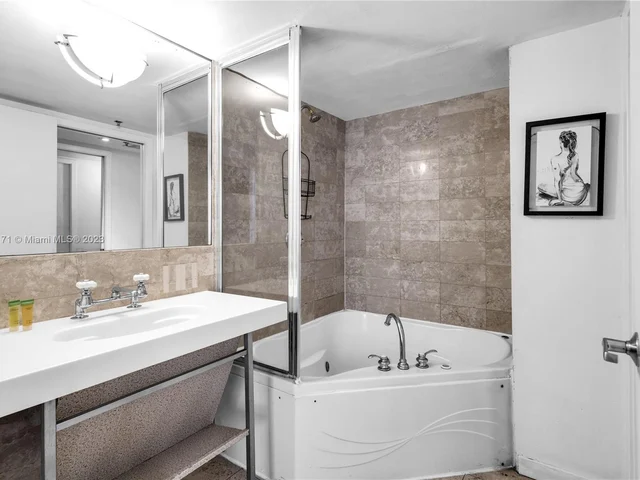 100 Collins Ave # 203, Miami Beach FL 33139