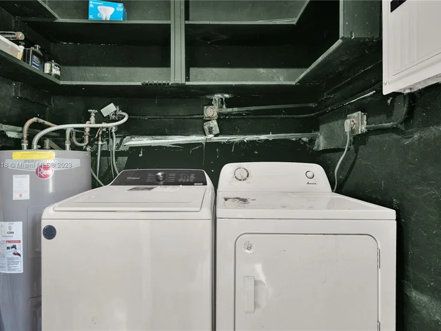 2531 Thomas St, Hollywood FL 33020