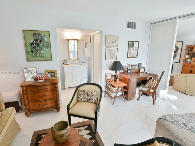 2400 Presidential Way # 406, West Palm Beach FL 33401