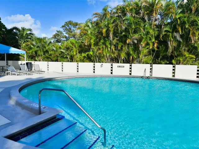 2400 Presidential Way # 406, West Palm Beach FL 33401