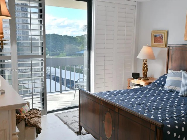 2400 Presidential Way # 406, West Palm Beach FL 33401