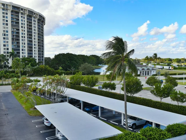 2400 Presidential Way # 406, West Palm Beach FL 33401