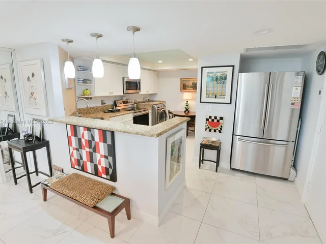 2400 Presidential Way # 406, West Palm Beach FL 33401