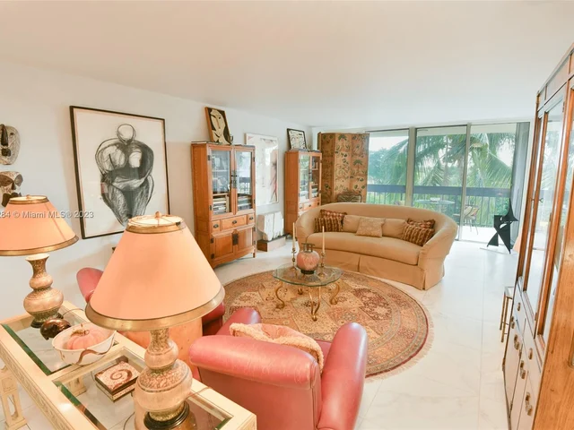 2400 Presidential Way # 406, West Palm Beach FL 33401