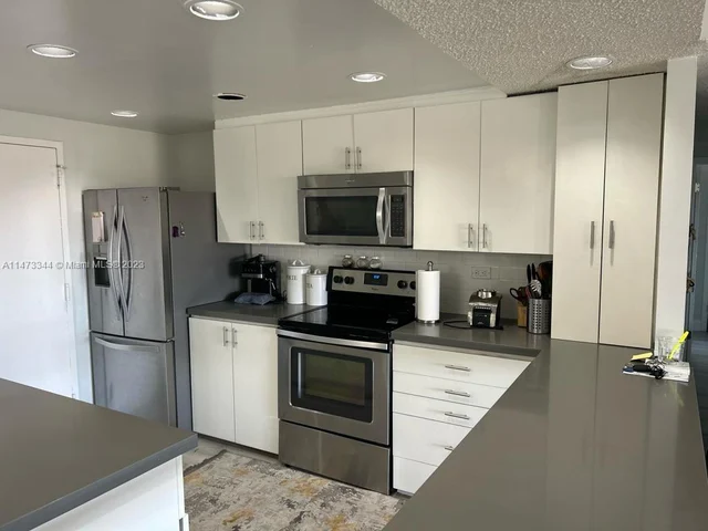 800 NE 195th St # 414, Miami FL 33179