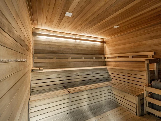 2201 S Ocean Dr # 2005, Hollywood FL 33019