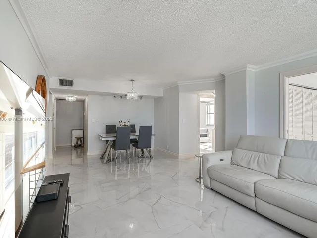 2201 S Ocean Dr # 2005, Hollywood FL 33019