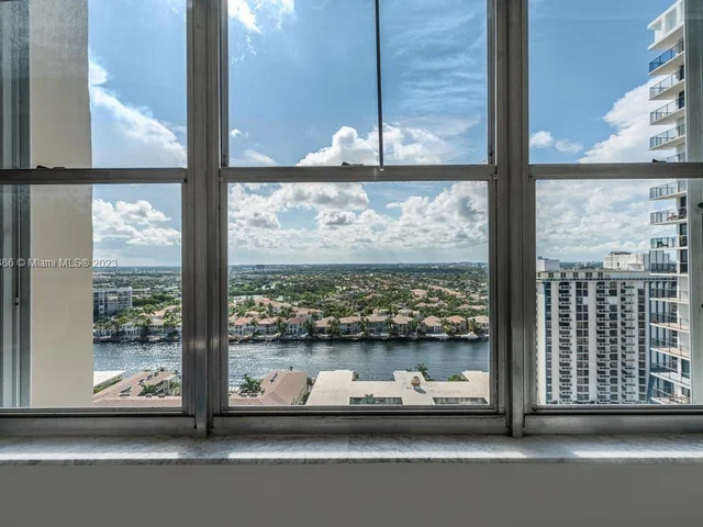 2201 S Ocean Dr # 2005, Hollywood FL 33019