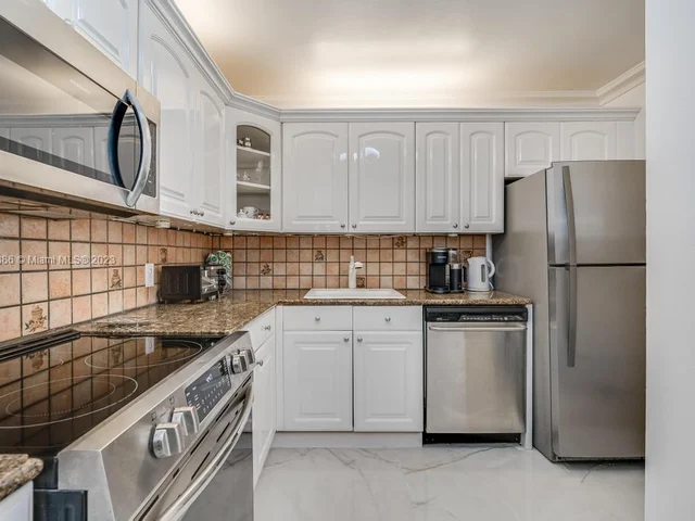 2201 S Ocean Dr # 2005, Hollywood FL 33019