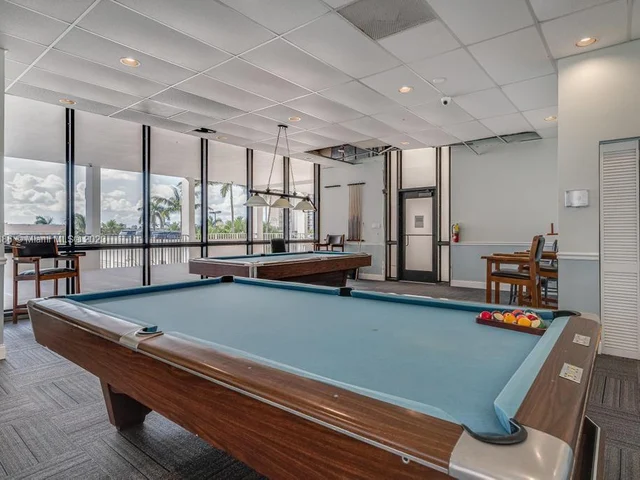 2201 S Ocean Dr # 2005, Hollywood FL 33019