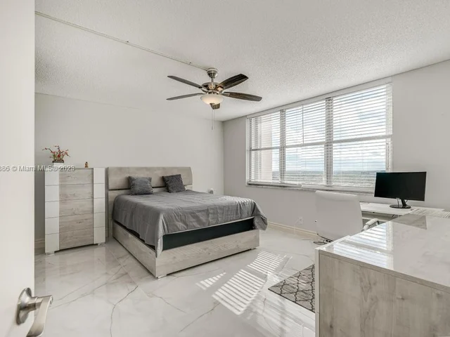 2201 S Ocean Dr # 2005, Hollywood FL 33019