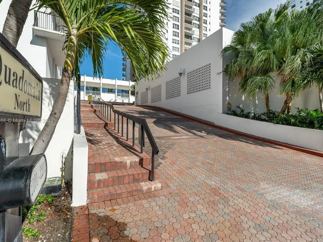 2201 S Ocean Dr # 2005, Hollywood FL 33019