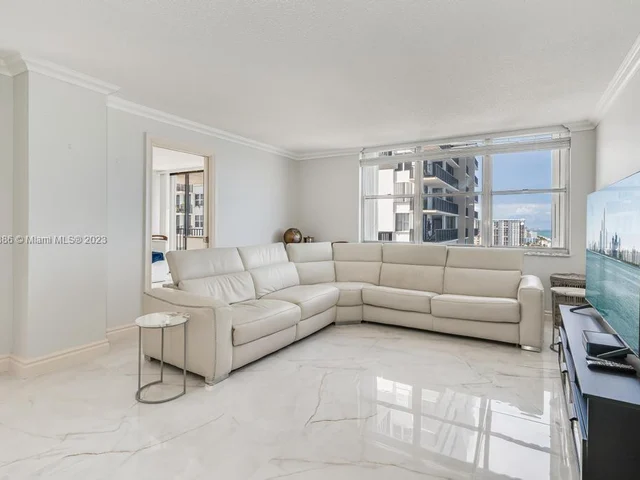 2201 S Ocean Dr # 2005, Hollywood FL 33019