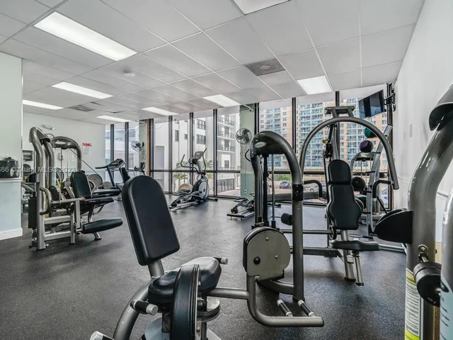 2201 S Ocean Dr # 2005, Hollywood FL 33019