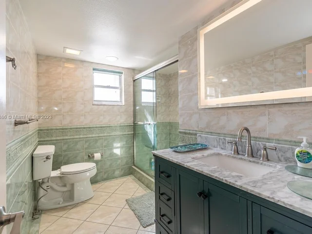 2201 S Ocean Dr # 2005, Hollywood FL 33019