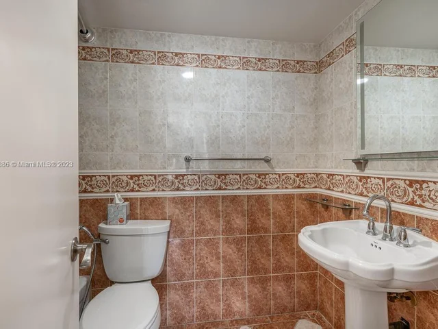 2201 S Ocean Dr # 2005, Hollywood FL 33019