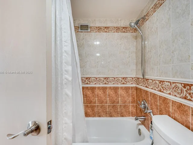 2201 S Ocean Dr # 2005, Hollywood FL 33019