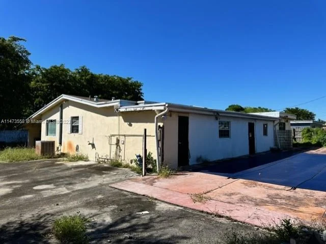 19661 NE 10th Pl, Miami FL 33179