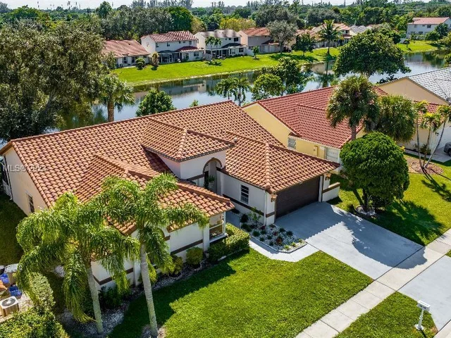 10810 Fox Glen Dr, Boca Raton FL 33428