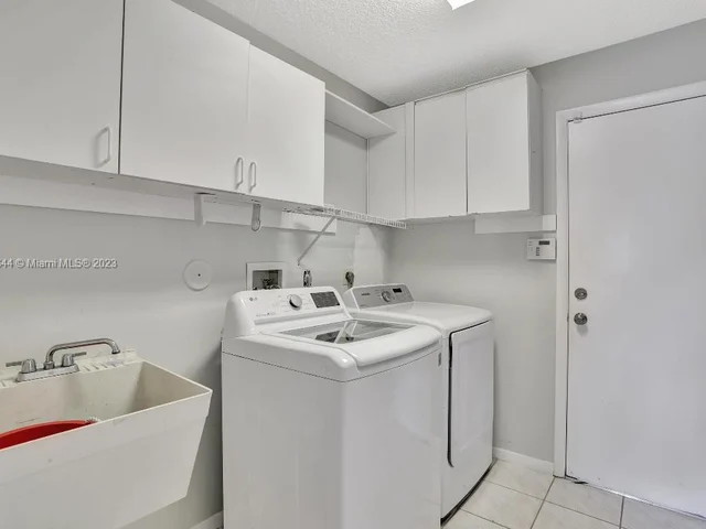 10810 Fox Glen Dr, Boca Raton FL 33428