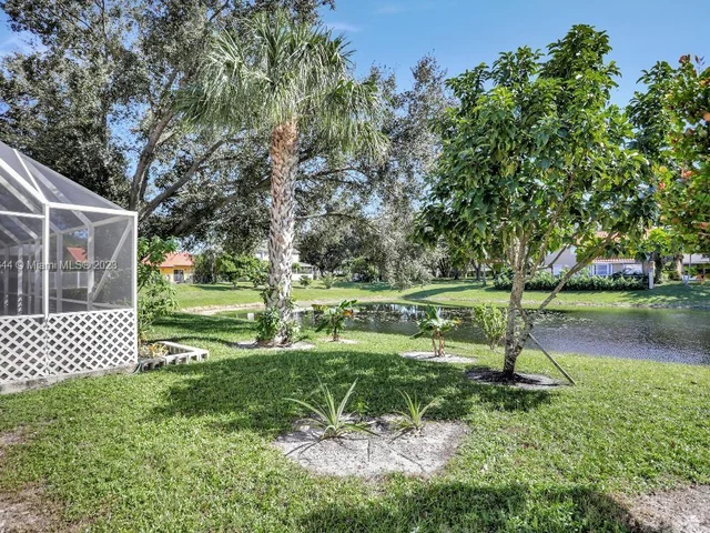 10810 Fox Glen Dr, Boca Raton FL 33428