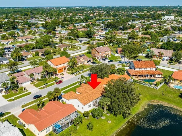 10810 Fox Glen Dr, Boca Raton FL 33428