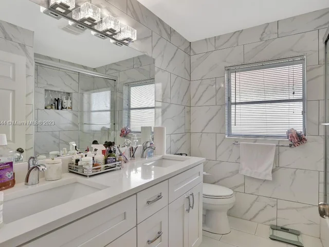 10810 Fox Glen Dr, Boca Raton FL 33428