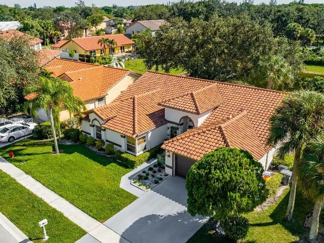 10810 Fox Glen Dr, Boca Raton FL 33428