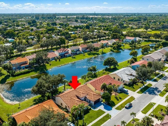 10810 Fox Glen Dr, Boca Raton FL 33428