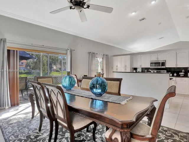 10810 Fox Glen Dr, Boca Raton FL 33428