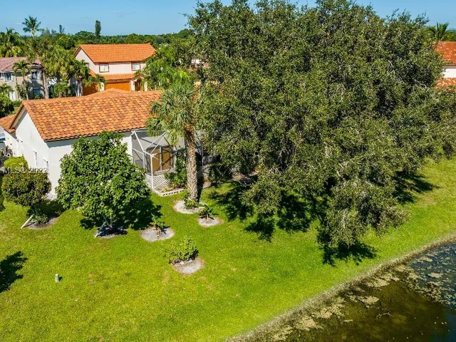 10810 Fox Glen Dr, Boca Raton FL 33428