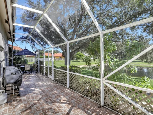 10810 Fox Glen Dr, Boca Raton FL 33428