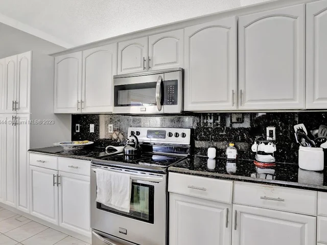 10810 Fox Glen Dr, Boca Raton FL 33428