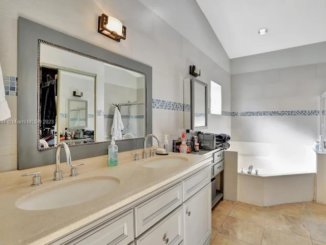 10810 Fox Glen Dr, Boca Raton FL 33428