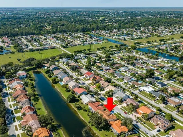 10810 Fox Glen Dr, Boca Raton FL 33428