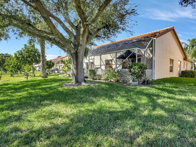 10810 Fox Glen Dr, Boca Raton FL 33428