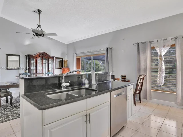 10810 Fox Glen Dr, Boca Raton FL 33428