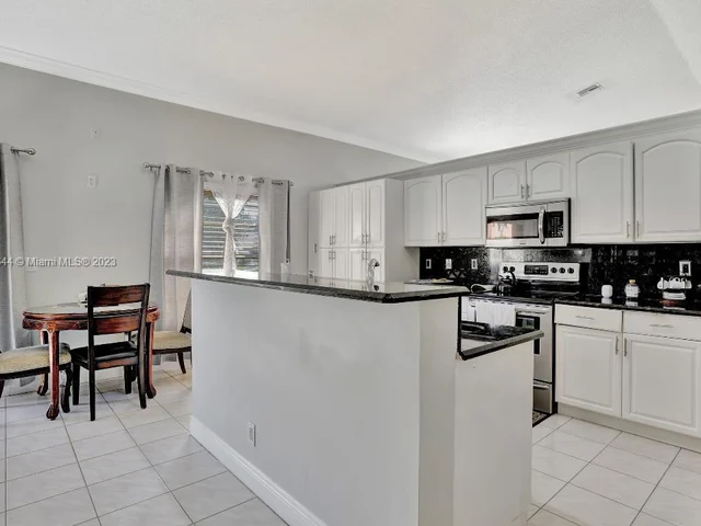 10810 Fox Glen Dr, Boca Raton FL 33428