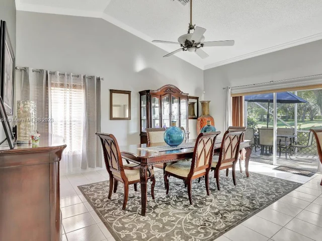 10810 Fox Glen Dr, Boca Raton FL 33428