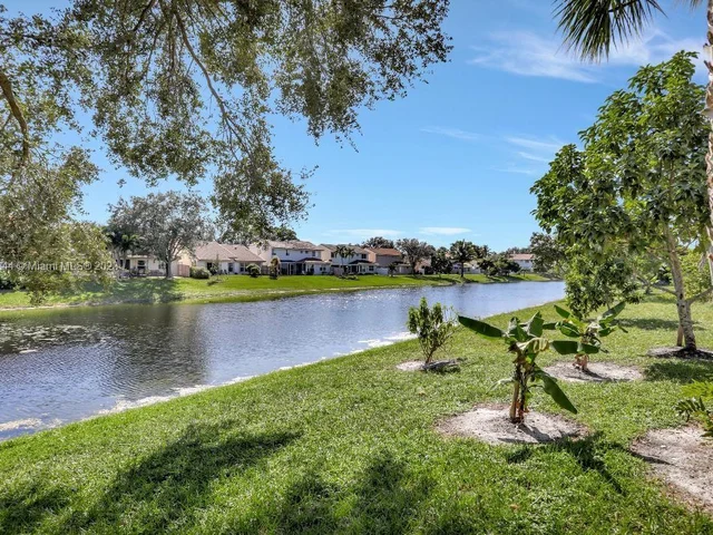 10810 Fox Glen Dr, Boca Raton FL 33428