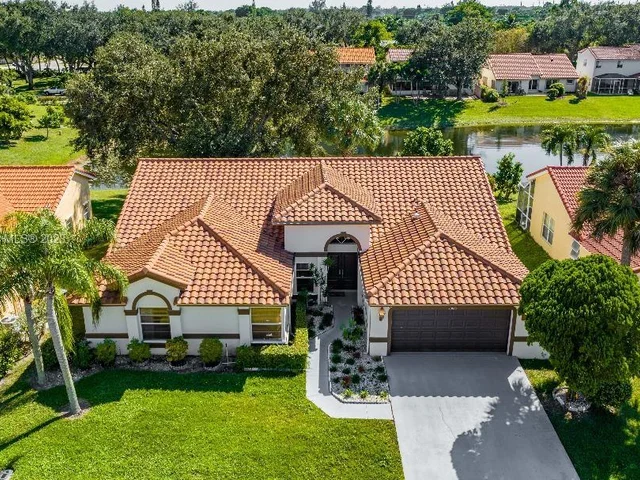 10810 Fox Glen Dr, Boca Raton FL 33428