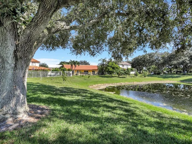 10810 Fox Glen Dr, Boca Raton FL 33428