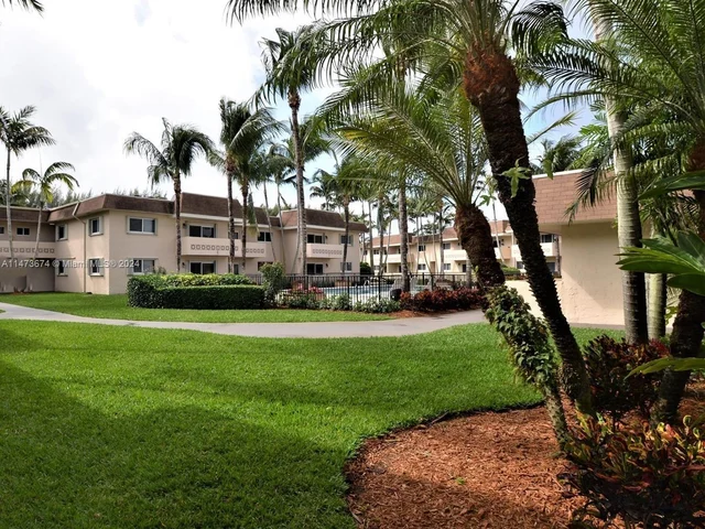 14500 SW 88th Ave # 128, Palmetto Bay FL 33176