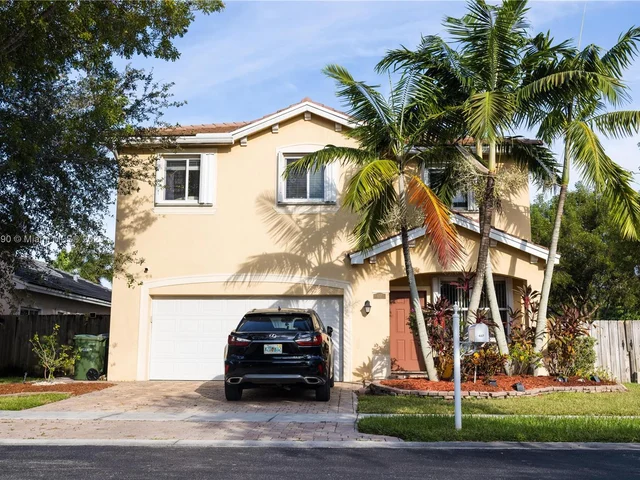 657 SE 30th Ter, Homestead FL 33033