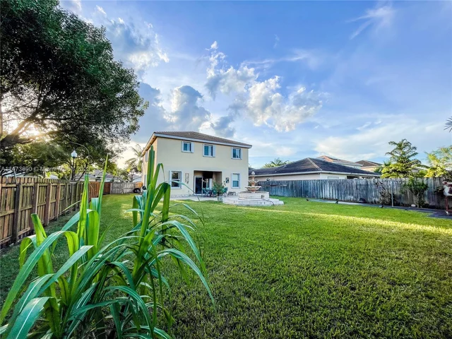 657 SE 30th Ter, Homestead FL 33033