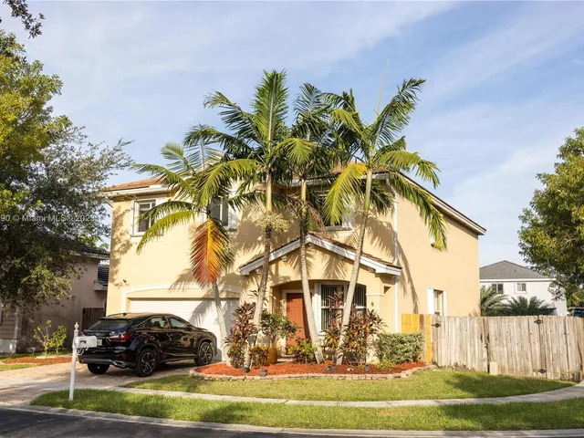 657 SE 30th Ter, Homestead FL 33033