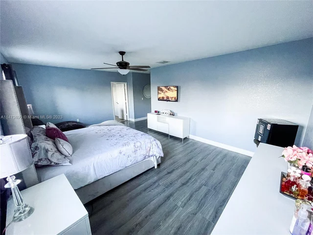 657 SE 30th Ter, Homestead FL 33033