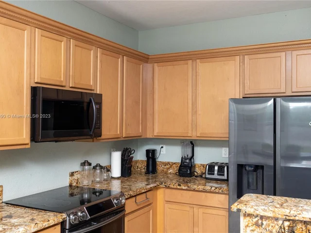 657 SE 30th Ter, Homestead FL 33033