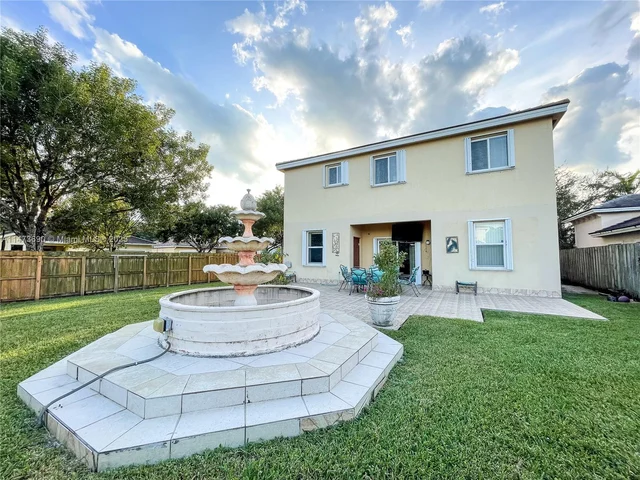 657 SE 30th Ter, Homestead FL 33033